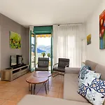 Palazzo - Porto Letizia * פורלצה