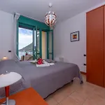 Palazzo - Porto Letizia דירה *