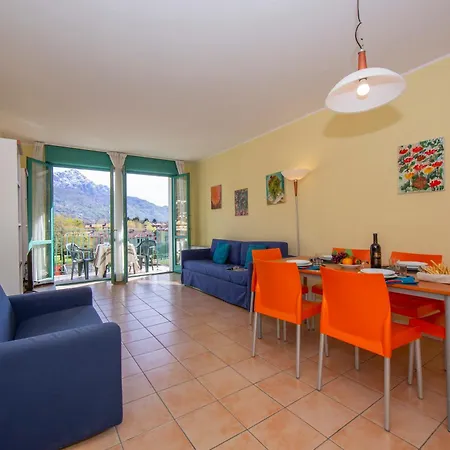 Palazzo - Porto Letizia * פורלצה